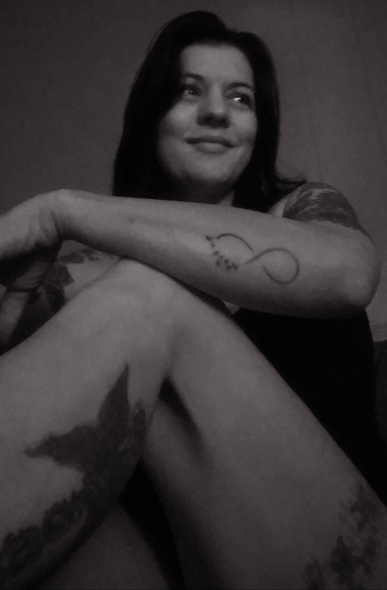 Cereza_Hermosa's tweet photo. Let's see whatcha got!
#BlackAndWhite
#Tattoos
#420Anytime
#42AndCounting https://t.co/mGVfS1ftAq