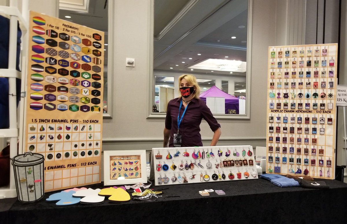 Coreys_Crafts's tweet photo. Day 1 of @ALMagicCityCon! Let's do this! #magiccitycon #mcc2022 #conlife #conartist #ArtistOnTwitter https://t.co/EynlnSlJOD