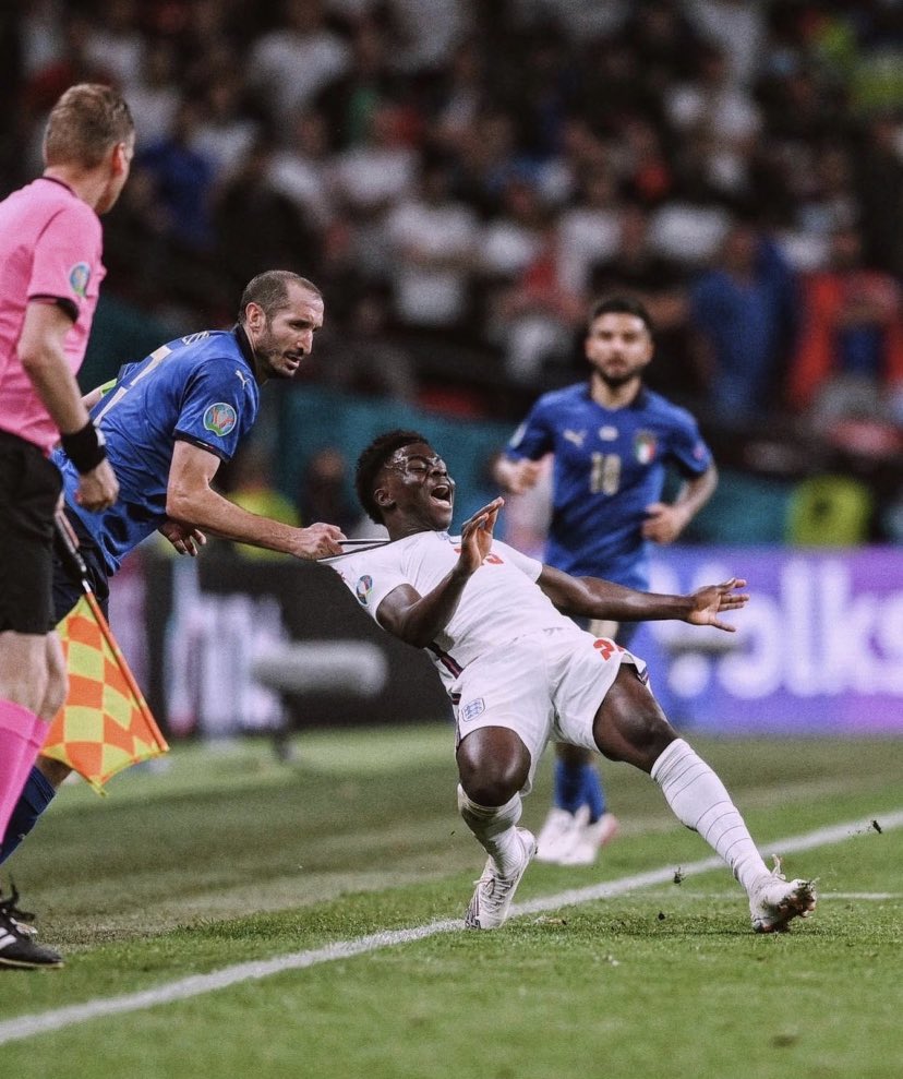 _ezeokolorie's tweet image. Davide after he found out Danica had a black parent #LoveIsland