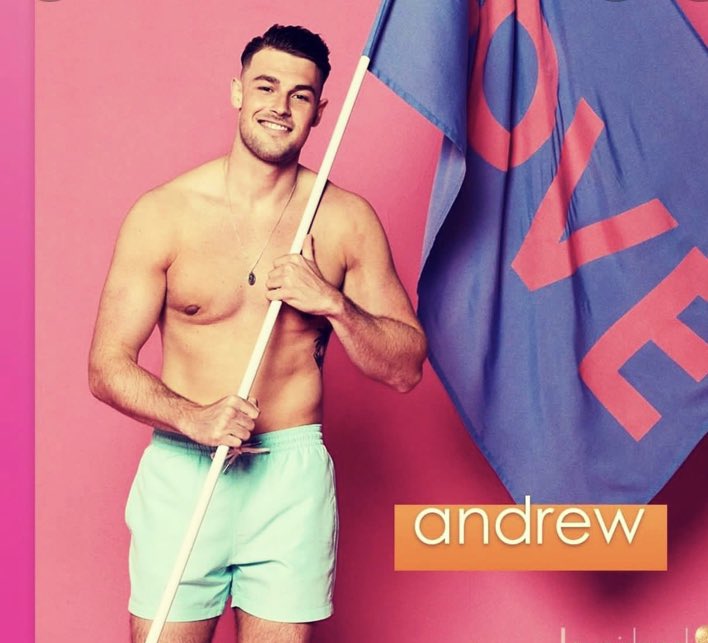 HenHew19's tweet photo. WHO DESERVES SO MUCH BETTER?? #loveisland https://t.co/lrLU2BiIJL
