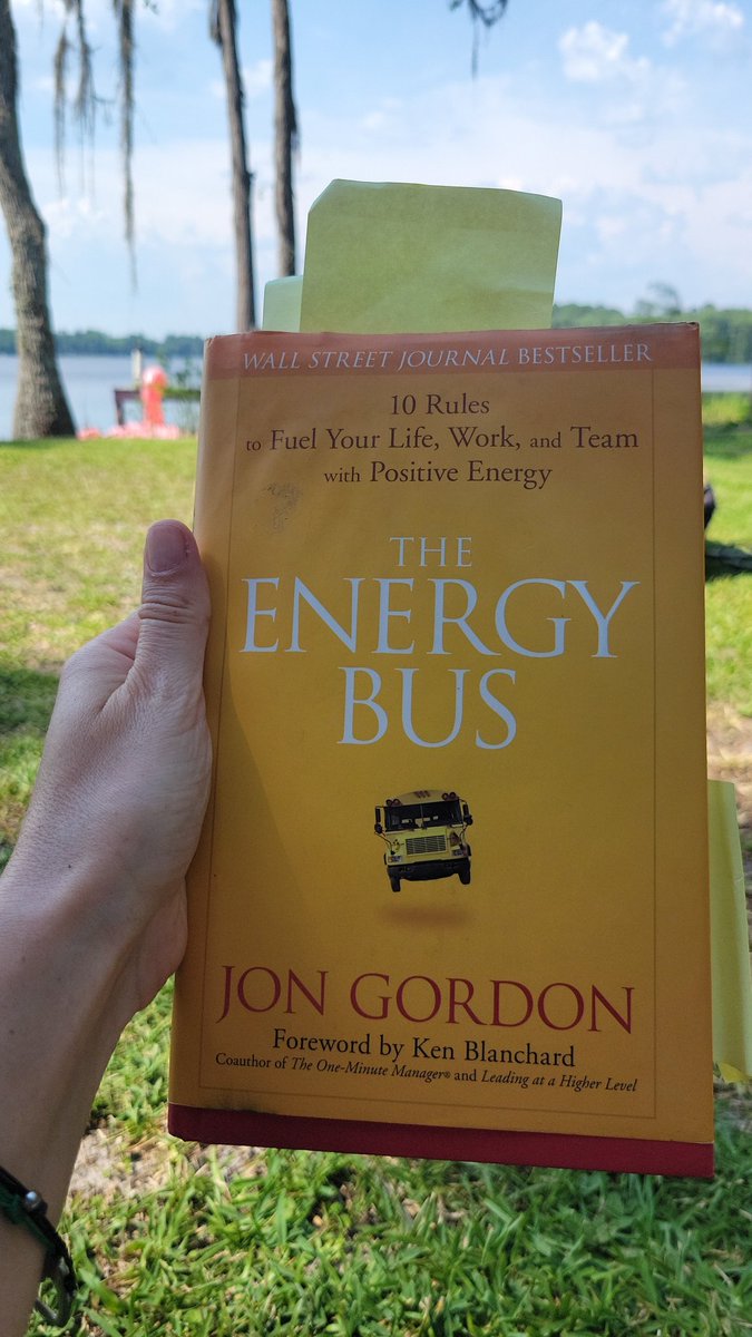 Lindsey Avara tweet media