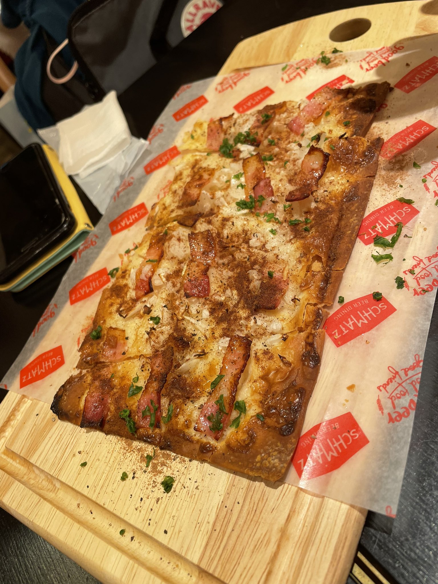 تويتر よっぴぃ710 على تويتر 大阪のｔちゃんと京都のyちゃんと渋谷パルコ地階のドイツ料理 で打ち上げしたよ バナナ風味の白ビール 合鴨付け合せ ソーセージ ピザその他 平らげました イケメン兄さん注いでくれた 話はナオト中心 やっぱりlive