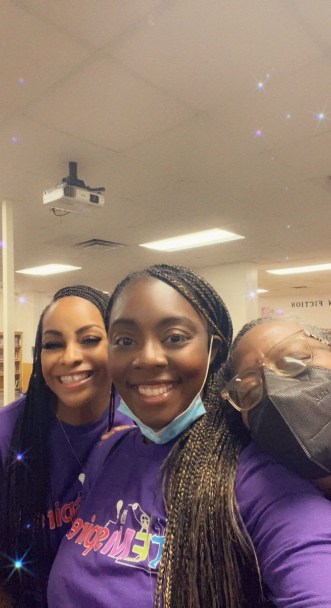 tiarafraz15's tweet photo. That’s a wrap summer school 2022. Thank you @dr_emilyamanda and @MrsKJohnson6 for your amazing leadership and the opportunity to work alongside some amazing educators! #2ndgradefriends #CHISD #Healplaylearn #missingtwo https://t.co/JTAkdniZ0z