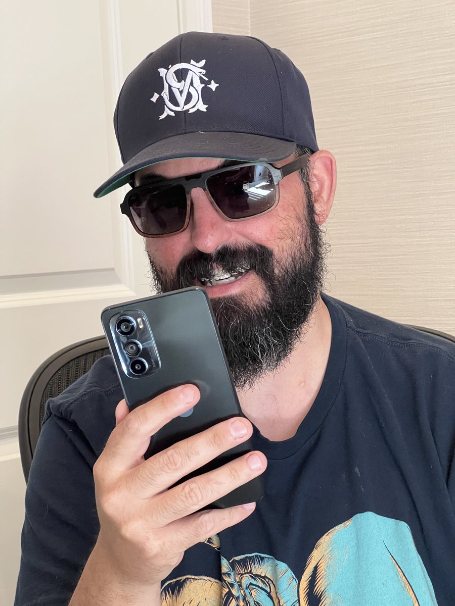 azaghal's tweet photo. Chegou o novo MotorolaEdge 30! Esse smartphone tem design ultrafino, som de áudio estéreo com tecnologia Dolby Atmos® e tecnologia moderna com tela cheia de fluidez. Já clica no link: https://t.co/L9gDUUfIcq @MotorolaBR #OuseComparar #Publicidade https://t.co/vmCBg7quJm