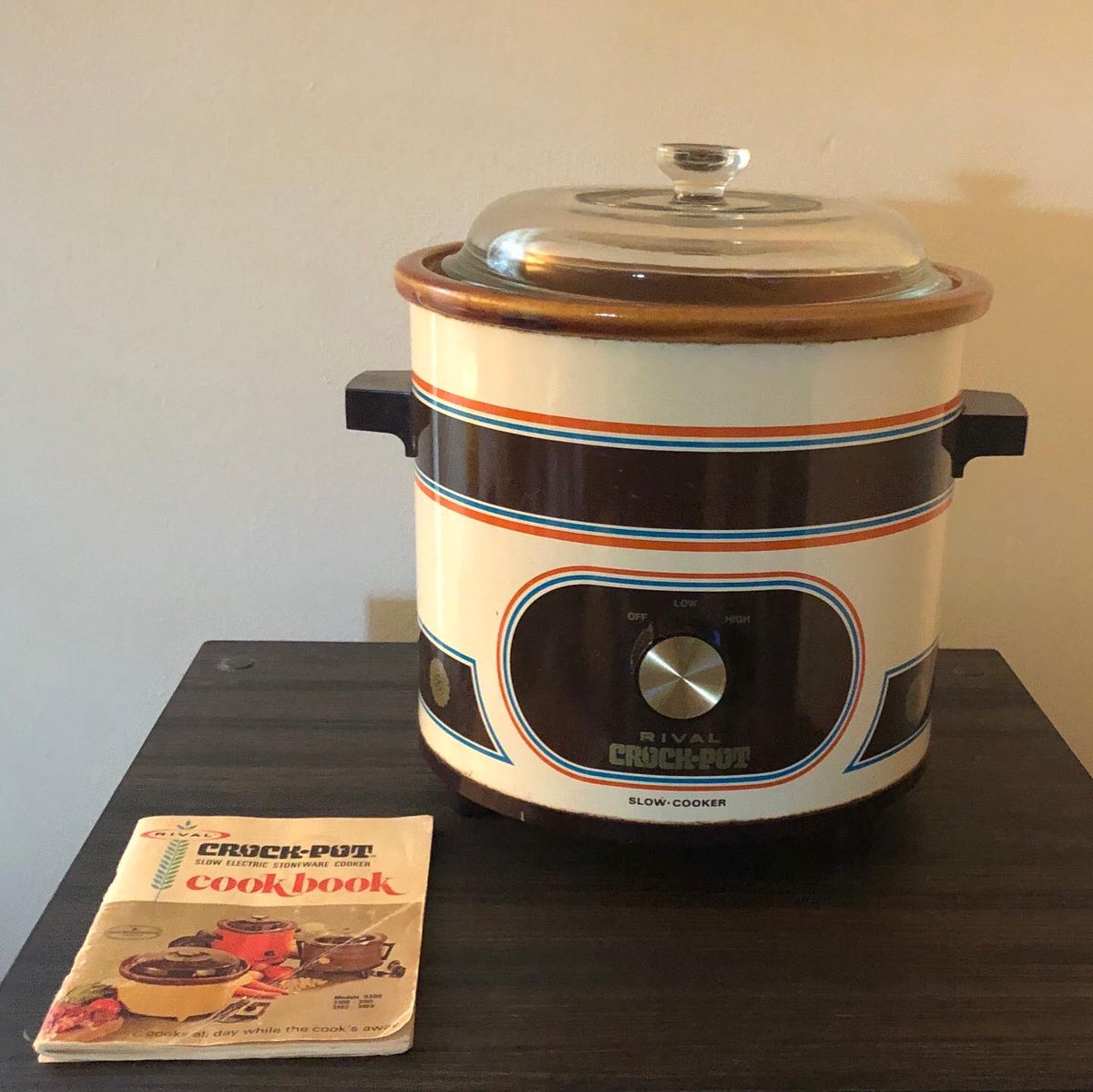 retromodstore's tweet photo. Groovy vintage 1970s Rival Crock Pot with original cookbook available now! Price: $50+ shipping #rival #crockpot #crockpotrecipes #1970s #vintage #retro #groovy https://t.co/JYhKDEPaIK
