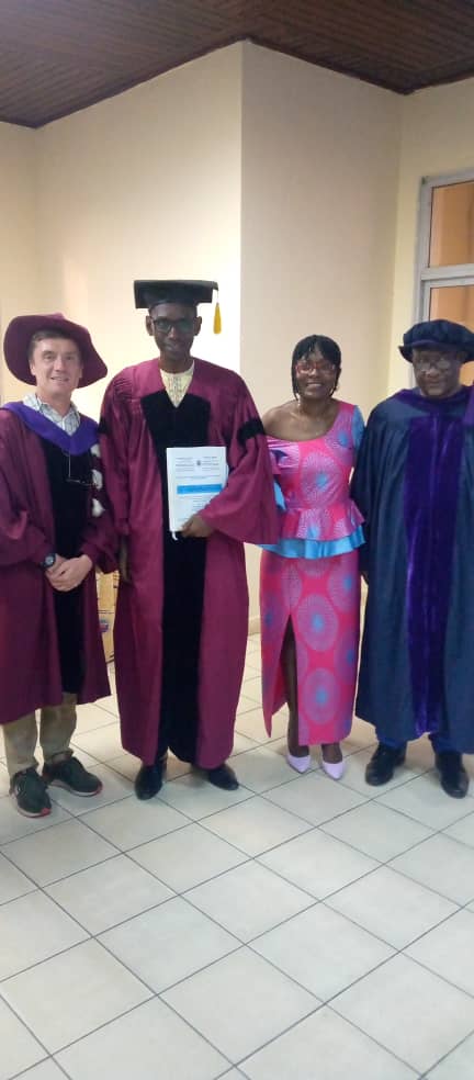hydro_corsica's tweet photo. Félicitations à Mohammad Bello pour sa soutenance de thèse sur l' #hydrogéologie du Nord #Cameroun 👏👏 à l équipe de Suzanne et @BertilNlend pour ce beau travail et merci pour l'invitation au jury! @UnivDouala @IAEATC  #isotope #hydrologie #eau #Afrique https://t.co/Em1c1PEmha
