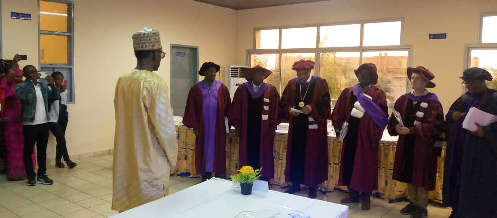 hydro_corsica's tweet photo. Félicitations à Mohammad Bello pour sa soutenance de thèse sur l' #hydrogéologie du Nord #Cameroun 👏👏 à l équipe de Suzanne et @BertilNlend pour ce beau travail et merci pour l'invitation au jury! @UnivDouala @IAEATC  #isotope #hydrologie #eau #Afrique https://t.co/Em1c1PEmha