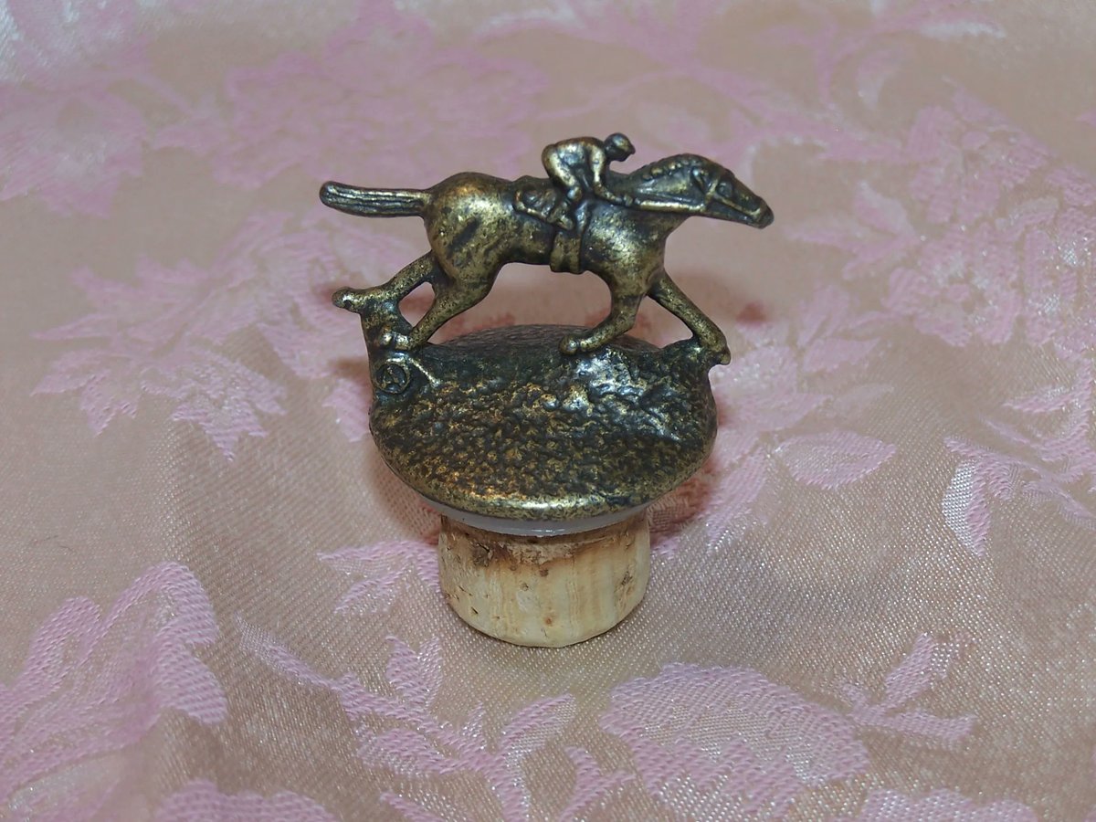 Save the Wine! Add this handsome deer bottle stopper to your home bar! Metal and Cork buff.ly/3axcw7W Racing horse stopper available, too!