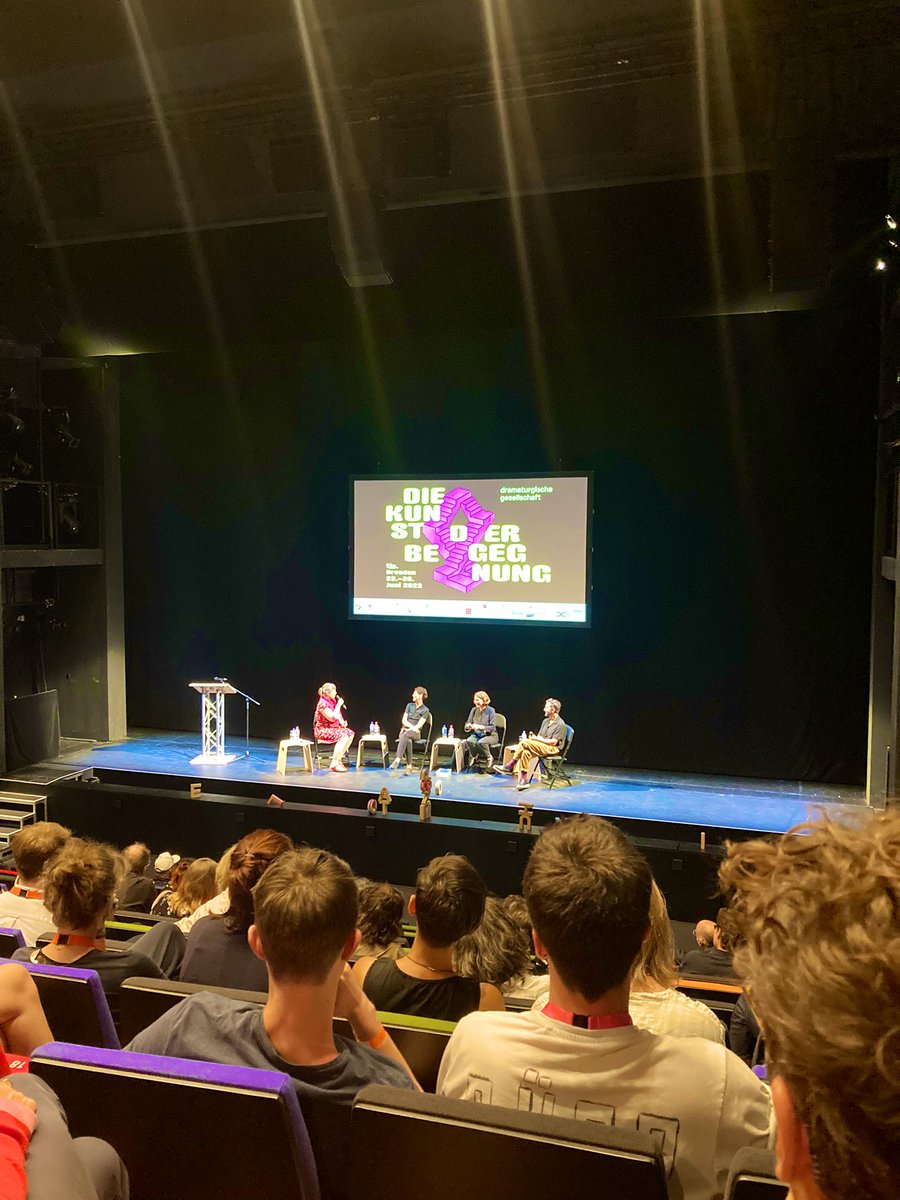 iljamirsky's tweet photo. „An den Utopien Arbeiten“ - Kerstin Grübmeyer bei der #dgkonferenz https://t.co/m3fdUWuLiV