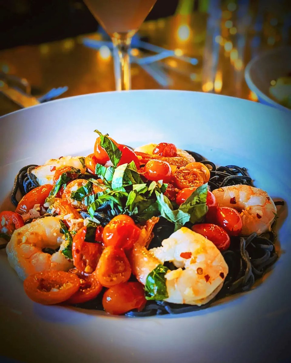 elmorotavern's tweet photo. 😍 @eroicafreyja took so many perfect shots from her dinner last night that we had no choice but to share them with you! #visitdurango #durangocolorado #durangoco #colroado #foodiefriday #cocktails #mixology https://t.co/X8XG5UhLMe