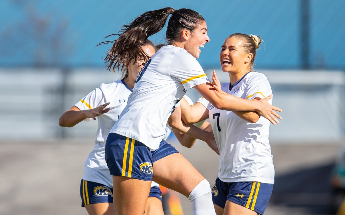 KentStSoccer's tweet image. ⚡️25 𝗬𝗲𝗮𝗿𝘀 𝗢𝗳 𝗞𝗲𝗻𝘁 𝗦𝘁𝗮𝘁𝗲 𝗦𝗼𝗰𝗰𝗲𝗿⚡️

We are so proud of our history, the women who have shaped this program, and our current Flashes who will inspire the next generation of female athletes!

📰 t.ly/jwFs

#GoFlashes ⚡