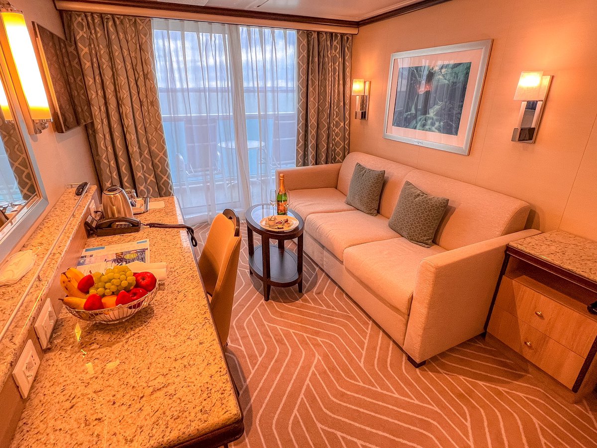 Sparkx's tweet photo. Ad | Our gorgeous mini-suite on board @PrincessCruises #EnchantedPrincess - there’s so much space to stretch out in and enjoy the world go by https://t.co/1gvbzCCuoU