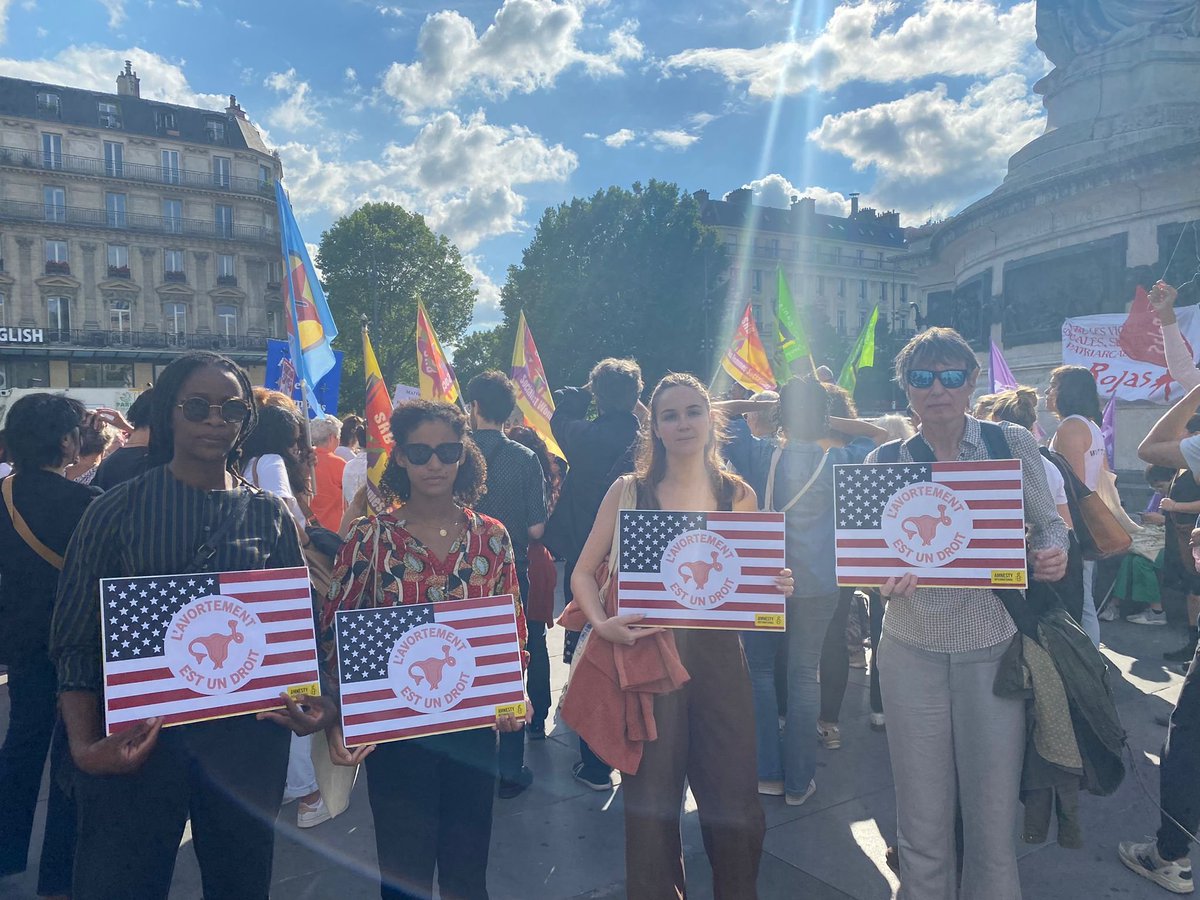 Lola Schulmann https://bsky.app/profile/lolaschul (@lola_schulmann) on Twitter photo ✊Nous sommes au rassemblement place de la République pour défendre le droit à l'avortement aux 🇺🇸 et partout dans le monde!🙋♀️
<a href="/amnestyfrance/">amnestyfrance</a> <a href="/amnestyusa/">Amnesty International USA</a>
#MyBodyMyRights #AbortionIsEssential
#BansOffOurBodies ✊Nous sommes au rassemblement place de la République pour défendre le droit à l'avortement aux 🇺🇸 et partout dans le monde!🙋♀️
<a href="/amnestyfrance/">amnestyfrance</a> <a href="/amnestyusa/">Amnesty International USA</a>
#MyBodyMyRights #AbortionIsEssential
#BansOffOurBodies