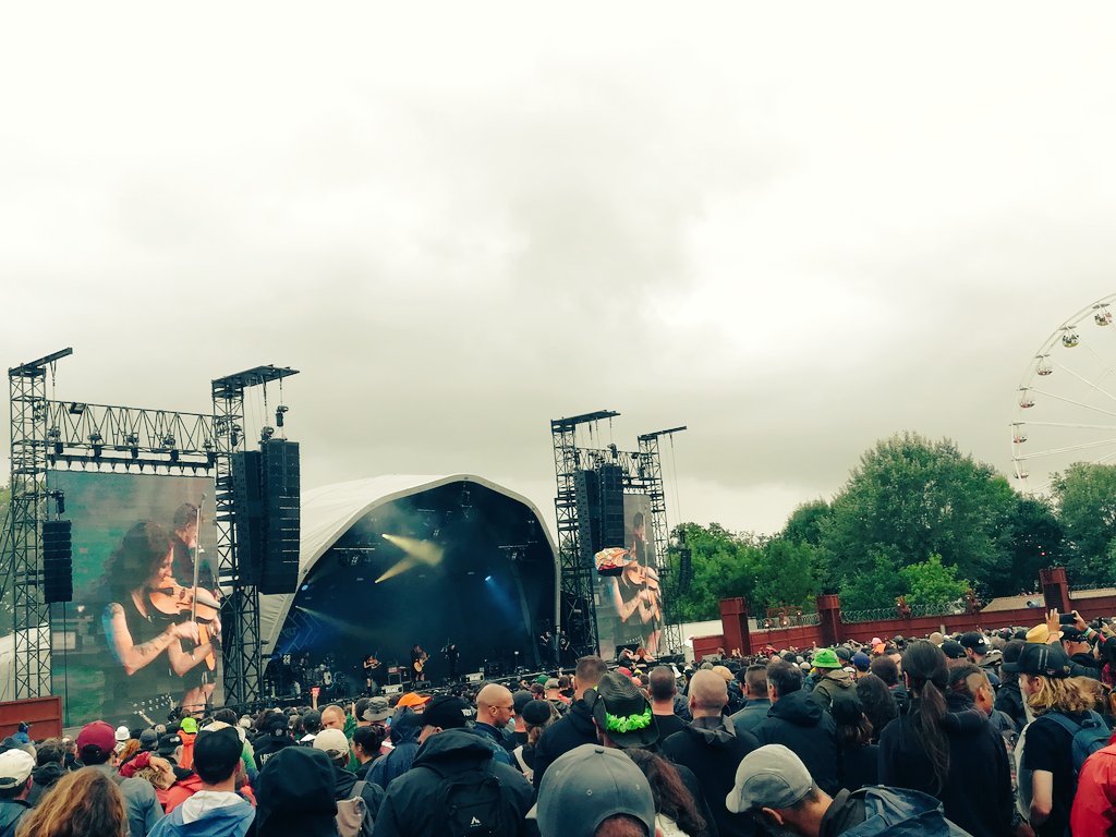 RadioMetal's tweet photo. Ambiance très festive du côté de la Warzone pour #Celkilt ! #Hellfest https://t.co/QWXMsEF7RD