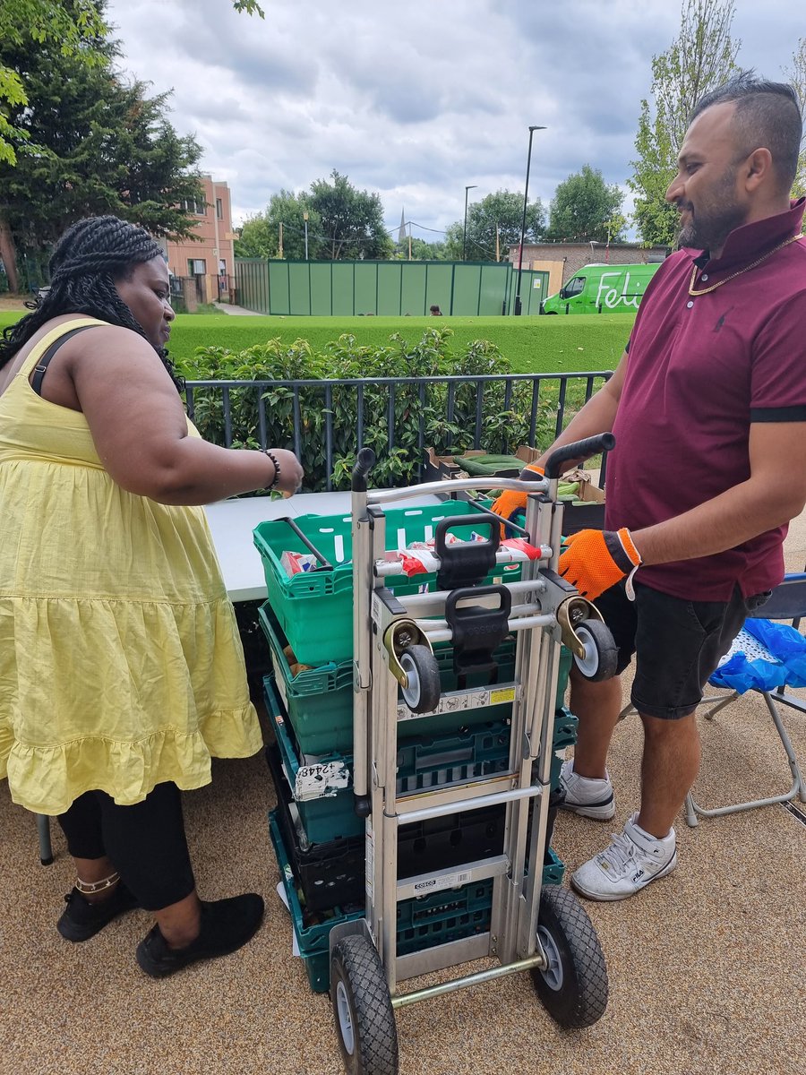 Woodberryaid's tweet photo. Lots of #fun and #laughter today serving our #community. @hackneycouncil @BerkeleyGroupUK @felixprojectuk @mayorofhackney @SarahWoodberryD @goodgym @CarolineSelman #Streetbox #EuphemiaChukwu https://t.co/IsLKc9NPcN