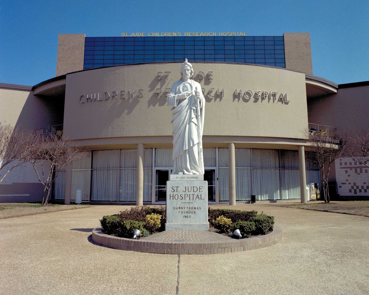 StJude's tweet photo. For 60 years, St. Jude has served as a beacon of hope, built upon the dream of our founder Danny Thomas, that no child should die in the dawn of life.

No child anywhere.

Danny’s purpose is ours, uniting people everywhere around our mission: Finding cures. Saving children. https://t.co/VtvWNGZ5It