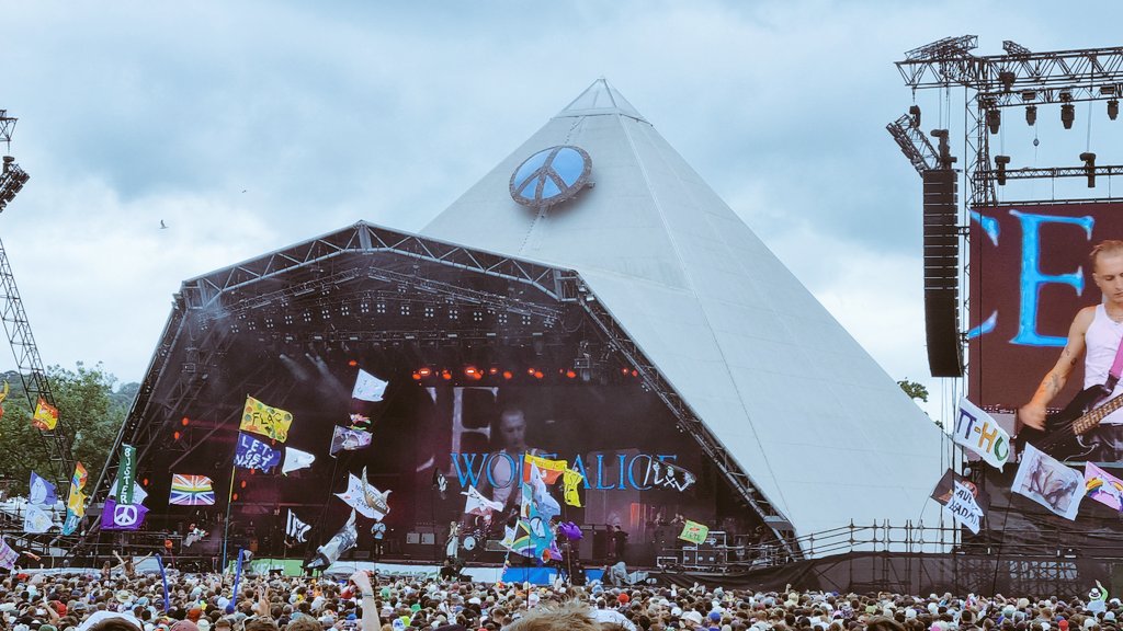Home! 💙

Thank you <a href="/wolfalicemusic/">Wolf Alice</a> for all the effort you went to to be here to make our <a href="/glastonbury/">Glastonbury Festival</a>! You absolutely smashed it as always!🤟

#dontdeletethekisses 😘 #glasto22 #glastonbury2022