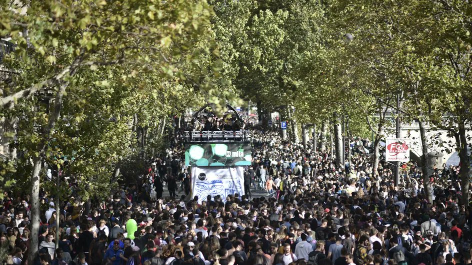 franceinfo_cult's tweet image. La Techno Parade revient à Paris le 24 septembre, après deux ans d&apos;absence @technoparade #musique 
francetvinfo.fr/culture/musiqu…