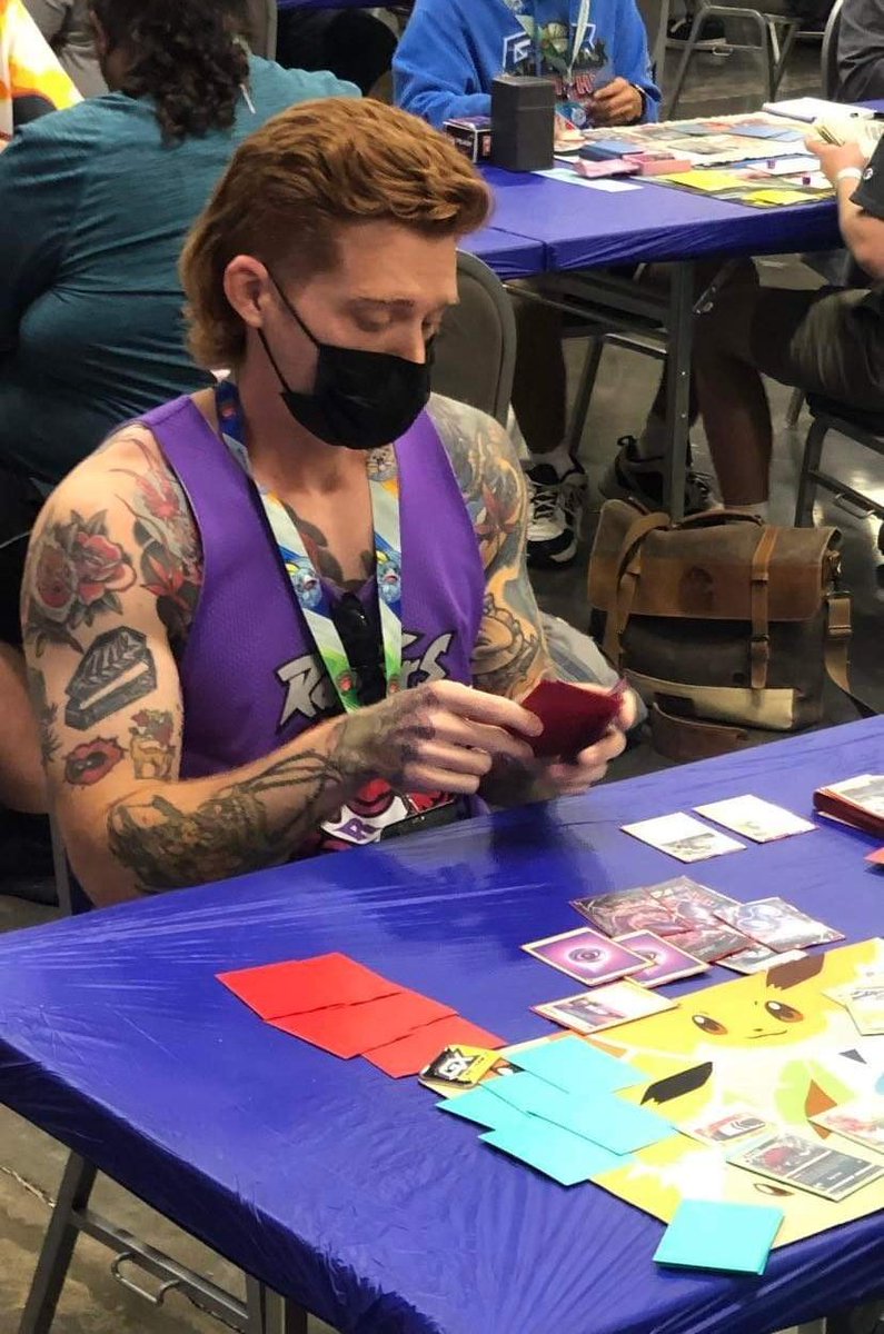 UNDNTD's tweet photo. Yes, that is a Mewtwo V UNION @hazewisse https://t.co/hgjaCoA8q0