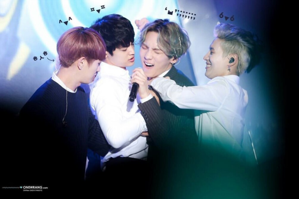 freakeychoice's tweet image. 밍키......... 뭐해 😭

This was actually Key x Minho's stage of ToHeart's &amp;lt; Delicious &amp;gt; and near the end, OnJongTae showed up and causing this chaos 😂