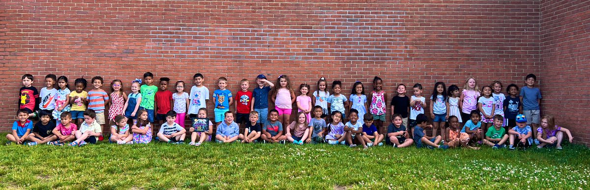 PFainUPK's tweet photo. I had the honor to be part of an amazing team for North Babylon’s First UPK! I wish them the best in Kindergarten 💕 #prekfun https://t.co/43ultqumE7