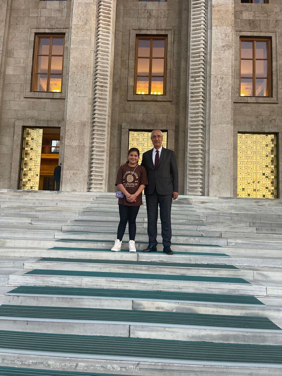 FeyziBerdibek1's tweet photo. Değerli hemşehrim, kardeşim, İş insanı Erdal EĞİN beyi ve kıymetli ailesini Gazi Meclisimizde misafir ettik.
Ailemizin küçük bireyi, bizlerin ise Saliha Nur ablası Gazi Meclisimize renk ve neşe kattı.
Sağ olsunlar…
@eyupozsoymv https://t.co/tcaLUGk7oT