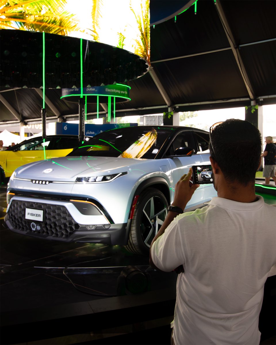 FiskerInc's tweet photo. The #FiskerOcean is a true showstopper at #FOS2022! Keep coming #FiskerFam – we are looking forward to meeting more of you this weekend. Proud to be part of the second ever “Electric Avenue: The Road To 2030” at the Goodwood Festival of Speed!
#Fisker #FiskerGB #FOS #FOSGoodwood https://t.co/FFgFzGTzw5