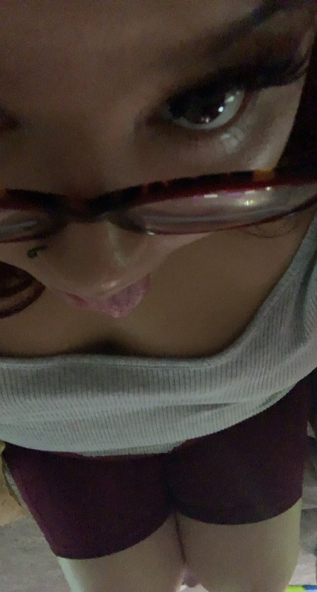 nightmarechior's tweet photo. i’m just another hoe to him https://t.co/50aUww2JsL