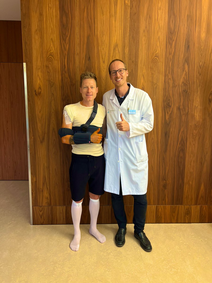 hoferluki's tweet photo. Restart 2.0!😵😅🤕
Shortly after the left side, the same problem occurred on the right shoulder.
Thanks to Dr. Philipp Moroder for the quick and professional help. Once again I felt in the best (South Tyrolean) hands! 💪👨‍⚕️ https://t.co/hw9K1mcD4x