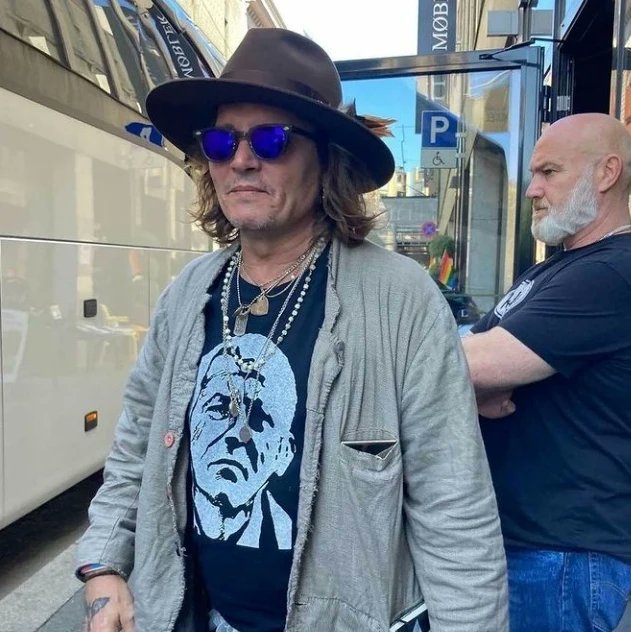 JohnnyDeppLoveo's tweet photo. New pics of Johnny in Oslo, Norway! ❤️❤️❤️
Credit to the owner.
#JohnnyDepp #depphead https://t.co/8DUNMqgMhI
