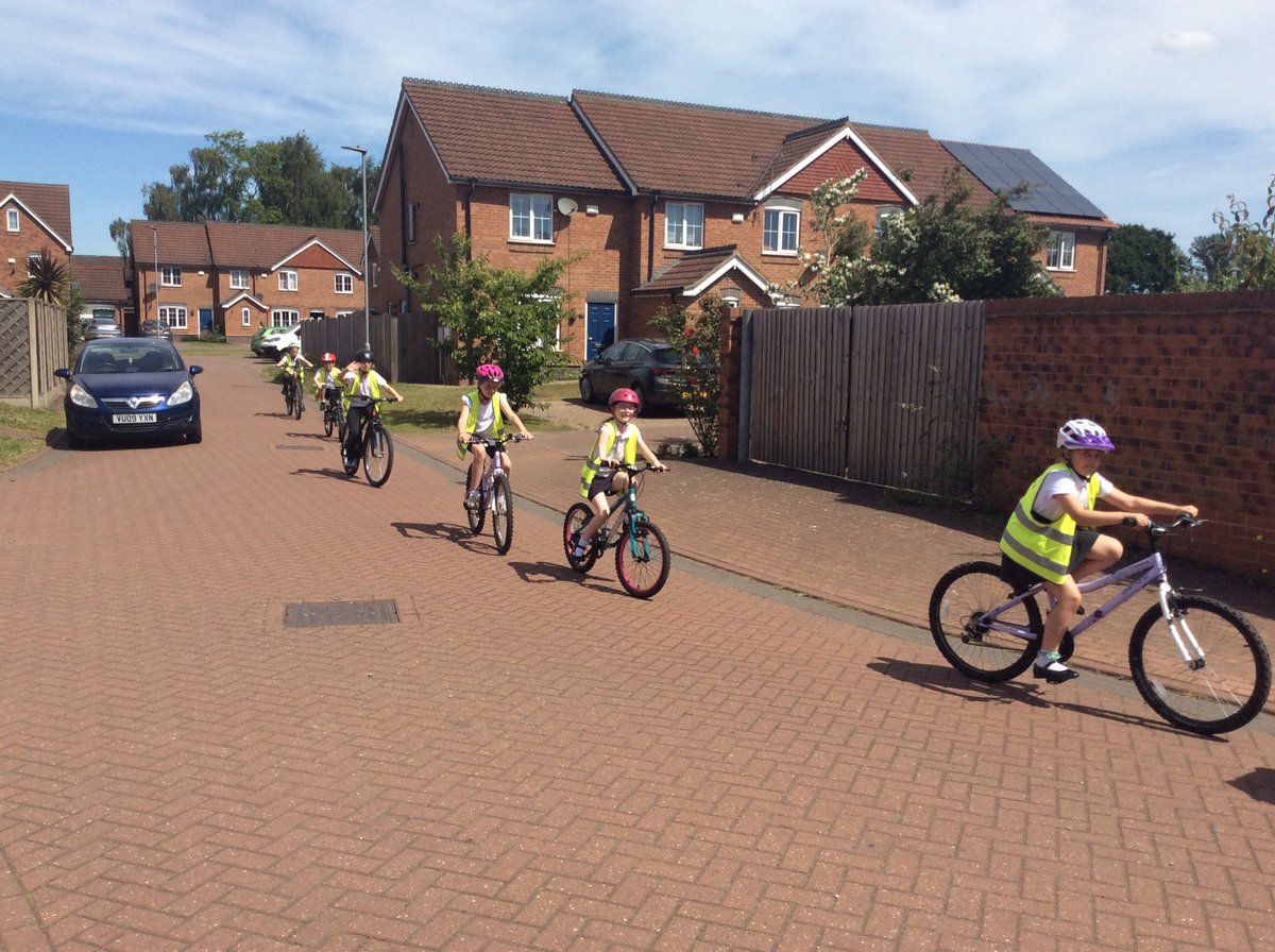 Lakeside_school's tweet photo. Y5 all completed their bicycle training this term and took their badges/certificates home today. @BikeabilityUK @Road_Safety_GB #safecyclists #keepingfit https://t.co/HnobyWuOsO