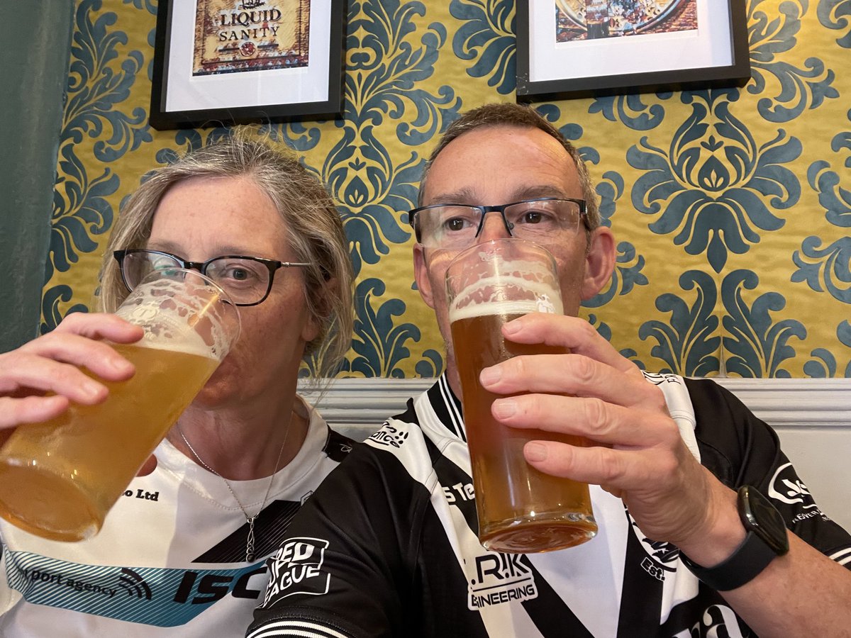 We’re out for the warmup! #coyh ⚫️⚪️⚫️⚪️