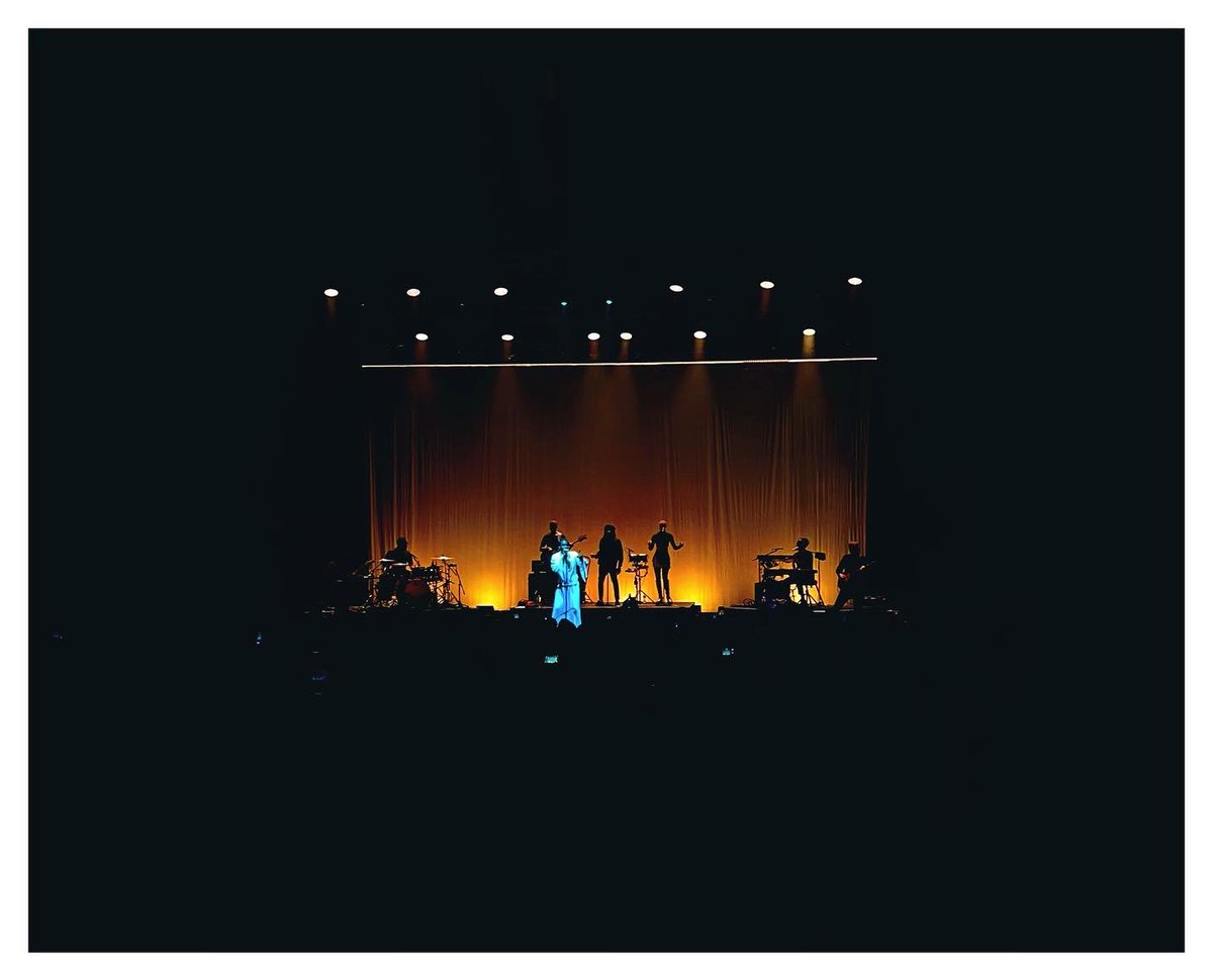 ajango_'s tweet photo. @leonbridges + Gradients! What a night 🔥👌🏽 https://t.co/K4wZgyw5T6