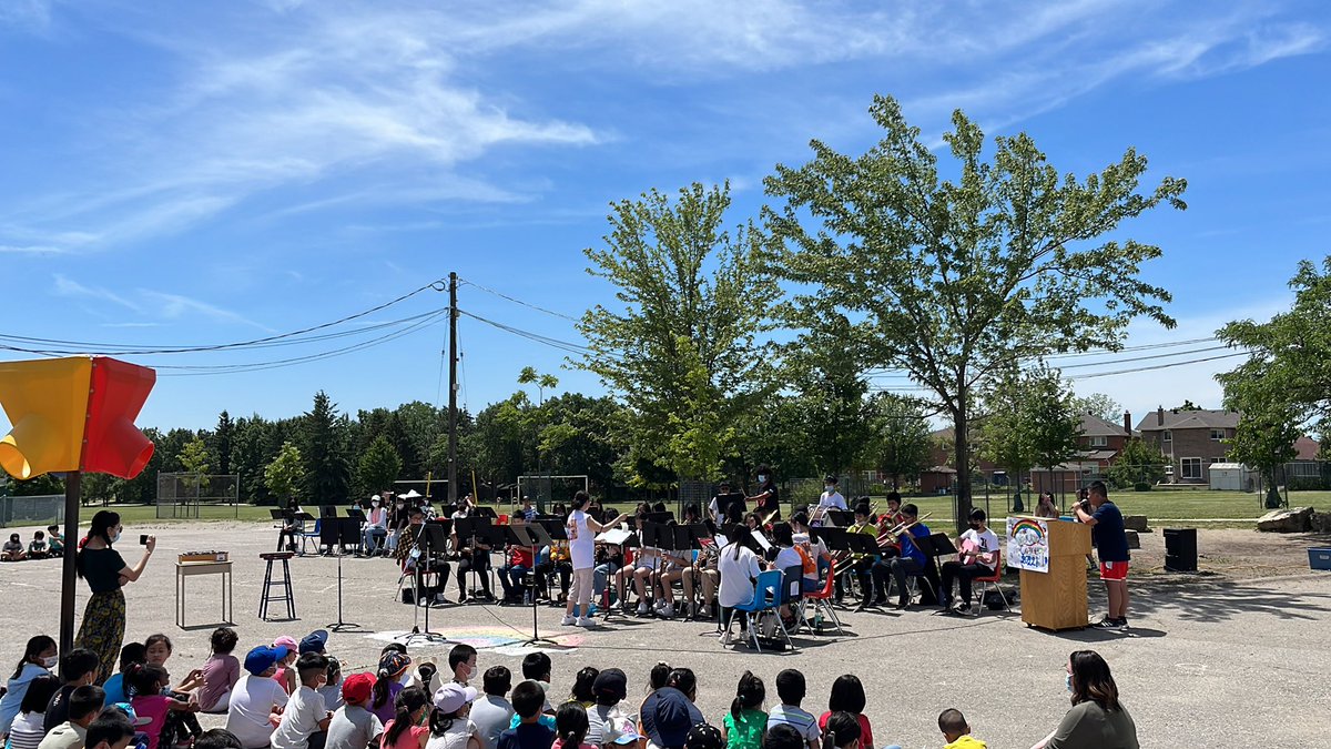 The @TDSB_BandBPS Concert is Outside on this beautiful day. Thanks to all the staff who helped to make this possible!