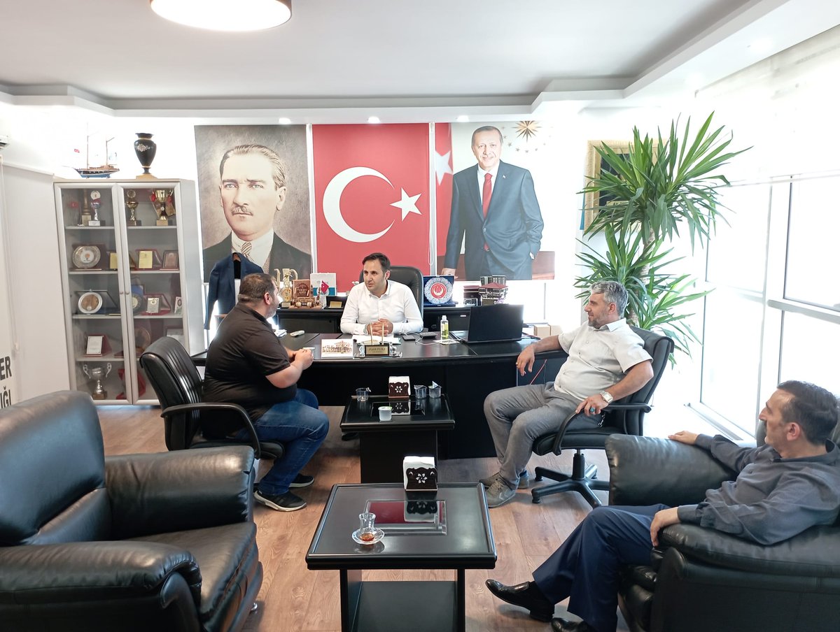 Fatihtunaa's tweet photo. Halkın Evi Milletin Partisi...

Kıymetli komşularımızın talep ve önerilerini dinledik.

Kapımız her zaman açık. @osmannnurika https://t.co/FuBwfW9HuU