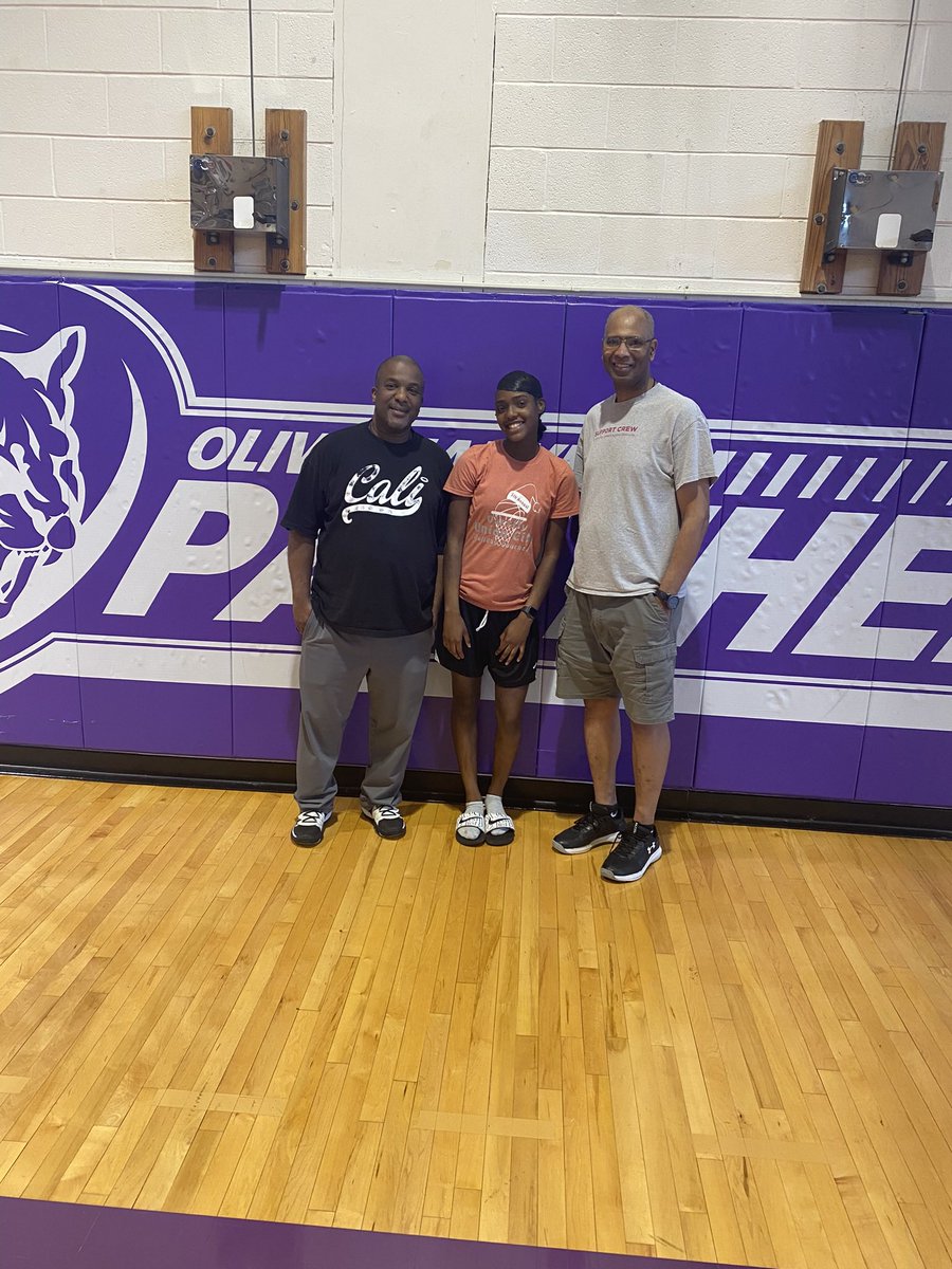 ToNiiyaah3's tweet photo. Thank You Coach Ward and Coach Richardson at Olive-Harvey College for the GREAT visit and being very interested in my game of Basketball I really appreciate it🫶🏾!!
@OHC_WBB #CollegeBound https://t.co/Lkx00GXLP8