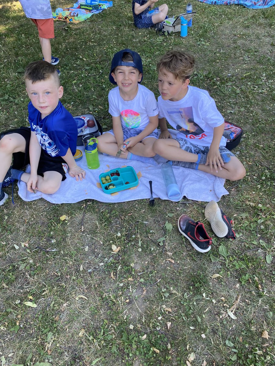 thiessen_mrs's tweet photo. Picnic fun! 🧺 https://t.co/qSlF3CqoCX