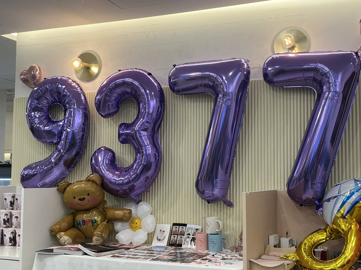 ZHZZro's tweet photo. 오늘카페가서청첩장은받았는데
왠지나몰래결혼할것같아서걱정됨
그치만카페가너무예뻤고특히사진선
정이너무대박이어서그자리에서엽서주문
갈길뻔했어요예쁜카페짱조은엘홀더감사합니다😻
#Errorcode_9377 https://t.co/DFf135pgCn