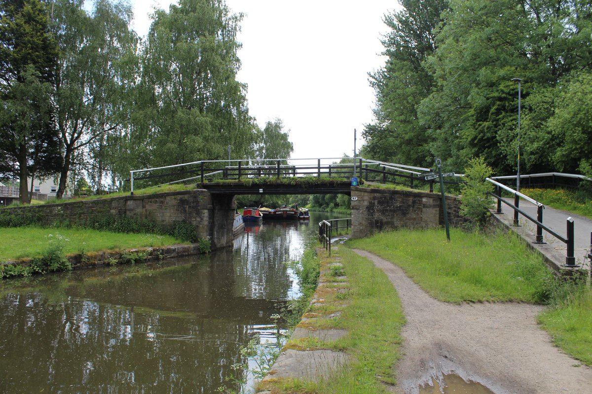 BridgesCanal's tweet photo. Crooke Bridge No 47 .. Leeds and Liverpool Canal .. #Crooke @CRTNorthWest @CanalRiverTrust @ThePhotoHour #lifesbetterbywater https://t.co/GLsMoacqme