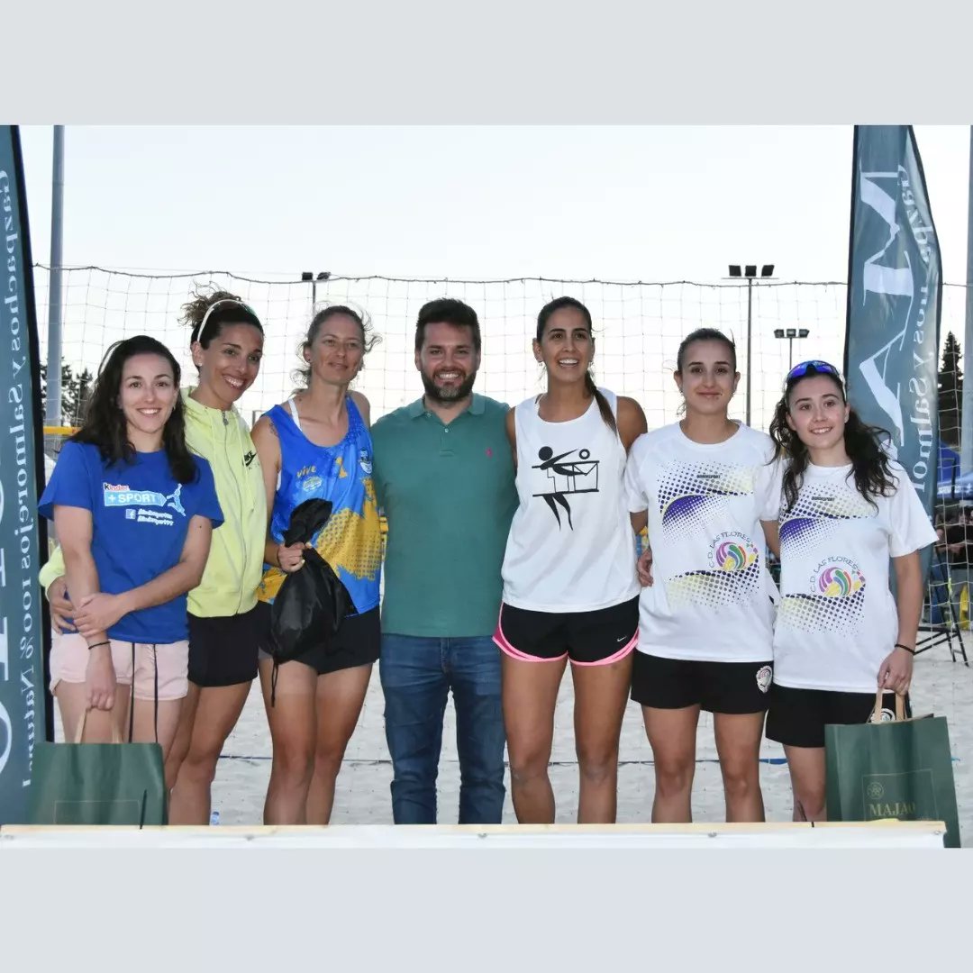 mairenavoleypl1's tweet photo. XVII TORNEO #MAIRENAVP

▪️ORO FEMENINO
🥇 Cristina/Inma
🥈 Fátima/Elena
🥉 Irene/Celia

▪️ORO MASCULINO
🥇 Kiri/Paco
🥈 Carlitos/Juanmy
🥉 Pachón/Toro

▪️SENIOR AMATEUR
🥇 Rafa/Juan Carlos
🥈 Efi/Alex

¡ENHORABUENA Y GRACIAS POR EL ESPECTÁCULO!

PD:Os esperamos en Julio🥳 https://t.co/Ev5DwtTDdk