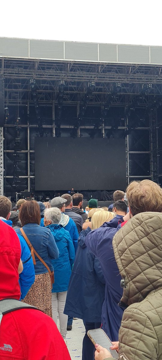 JenniGavin's tweet photo. Aviva Stadium let's be havin ya. Ready and waiting for @littlebigtown https://t.co/Xtya6LX9mm
