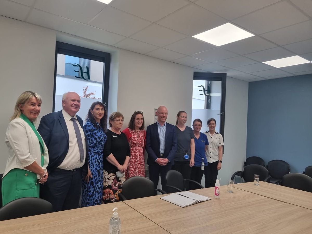 jackiecahillff's tweet photo. Thurles Primary Care Centre Opening ✂️

A really great day today for healthcare in📍Thurles with the official opening of the brand new Primary Care Centre on Mitchell St in the town, by the Fianna Fáil Health Minister, Stephen Donnelly TD 🙌🏼
1/3 https://t.co/4UsBTjyCck