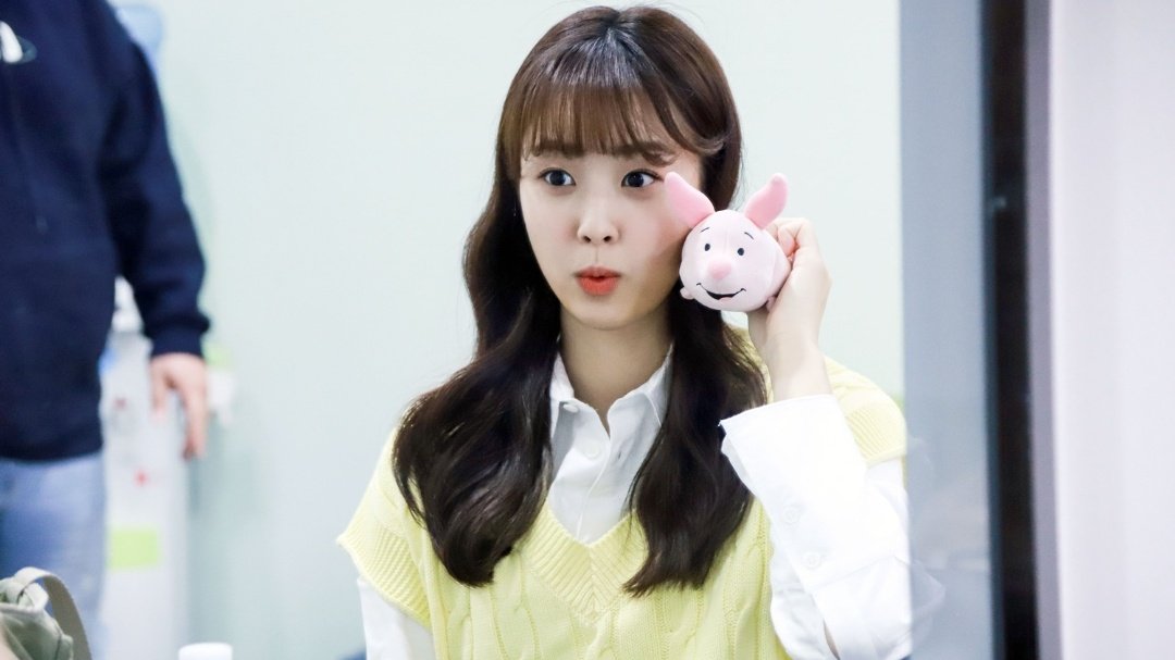 choiyebins's tweet photo. JWide company posts behind the scenes of Yebin with Seo Bumjune from #ItsBeautifulNow ❣️🫶🏼

#ChoiYebin #최예빈 https://t.co/uYvBuhx7WD