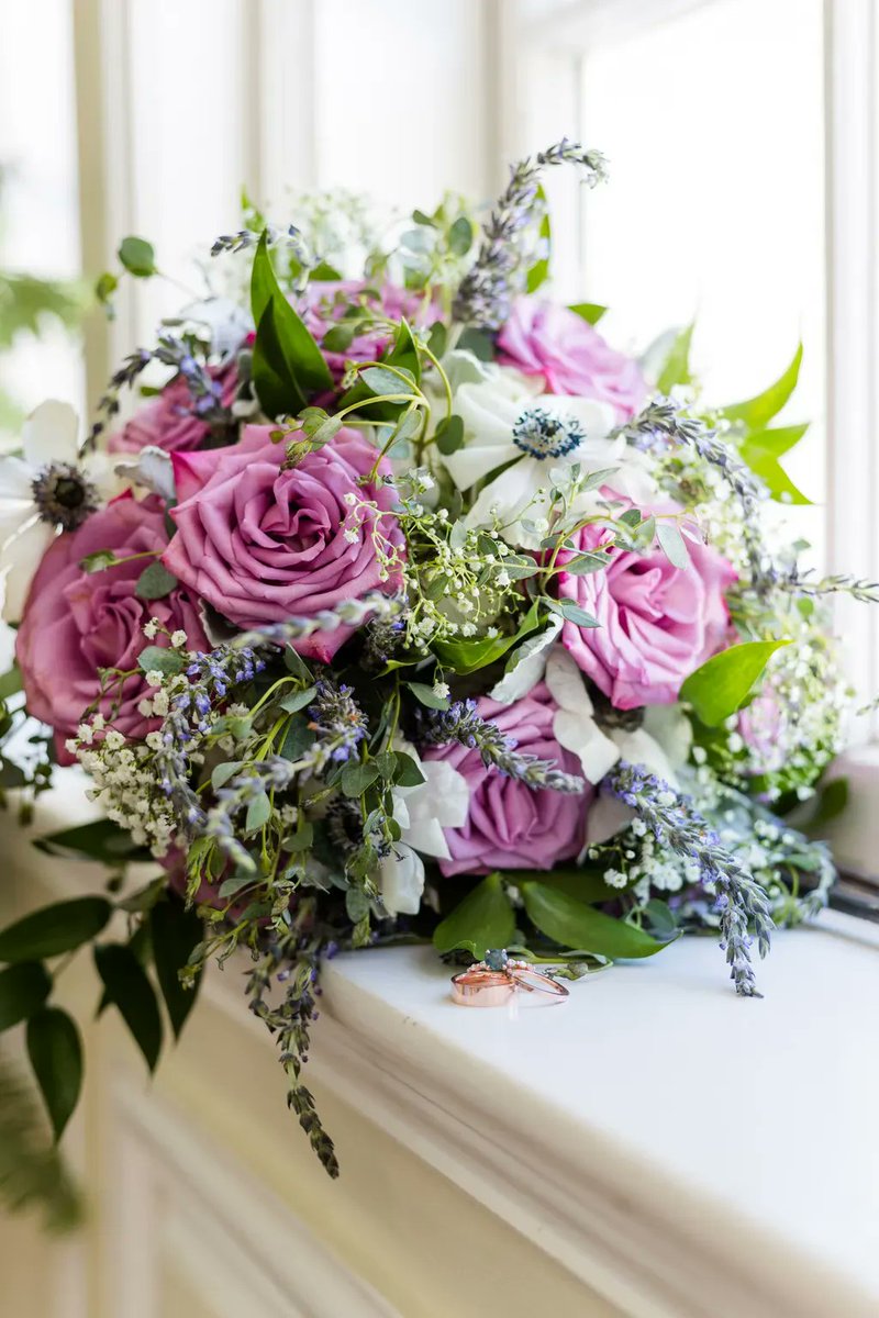 A beautiful bouquet of flowers for another beautiful floral Friday!!
.
.
Venue: <a href="/TheAstinMansion/">The Astin Mansion</a> 
Floral: Carriage House Floral Design
Photography: Cassie Stricker Photo