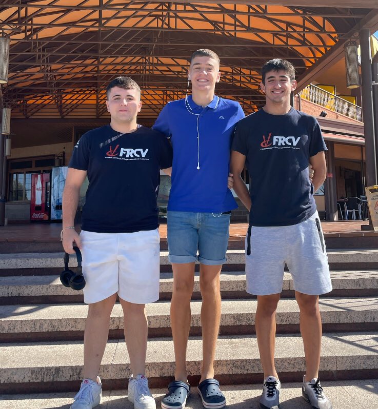 Tres amigos,dos clubs,una ilusión.... el rugby.                                  #NosvamosaMadrid                            #CampusaltorendimientoFer      #MazapanSeven                              #LesabellesRugby                           #ValenciaRC