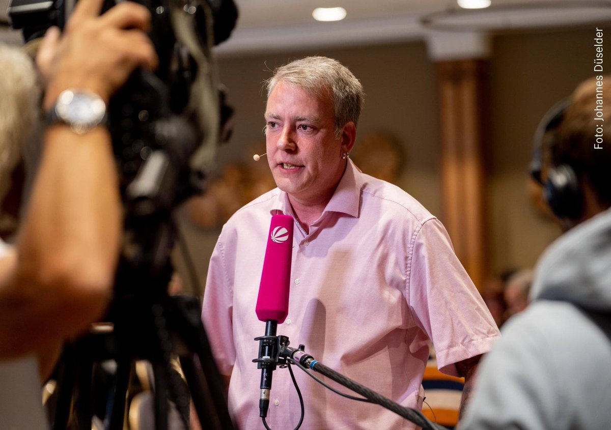 Jede sogenannte "schwäbische Hausfrau" nimmt günstigen Kredit auf, um Dach ihres Hauses zu reparieren, wenn's durchregnet.
Aber <a href="/NdsLandesReg/">Niedersächsische Landesregierung</a> geizt bei Schulen, Krankenhäusern oder in Kommunen unseres Landes. Politik von gestern hilft nicht gegen den Investitionsstau! #ltwnds