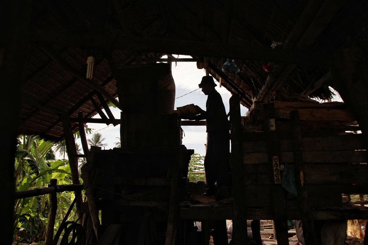 azwar_ipank's tweet photo. Sago Workers' Hope Story
Photo by @azwar_ipank
#stories 
#photographer 
#PhotoOfTheDay https://t.co/aN9JpNsWwj