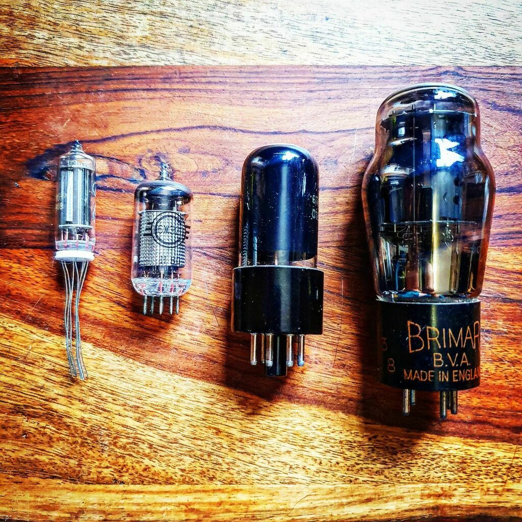 Audiostormco's tweet photo. So these are my new mini power #pentode (from left) plus a classic #ef86 as used in #voxac30 a #6v6 which is my favourite power tube ever and a gorgeous vintage #gz30 rectifier. I love #valves utterly. Beautiful things. #audiostorm #seanmandrake #valvepedal #valveamp #tubeam… https://t.co/aAPp2PAOW5