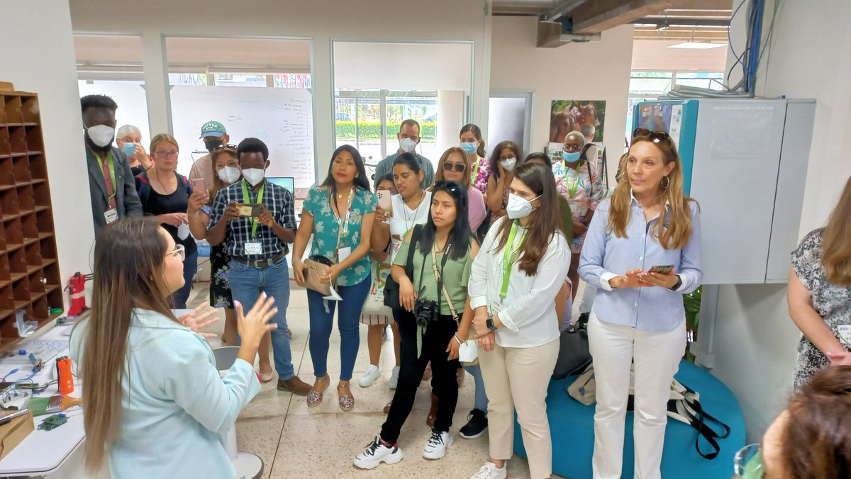 jonamicr's tweet image. Orgulloso de Kristel y James quienes por encargo del DG del @IICAnoticias atendieron visitas al #fablab para la Conferencia de @IFAMAIntl y el &quot;Youth Program Amabassadors&quot; de NGIN

“La vida no trata de encontrarte a ti mismo; la vida trata de crearte a ti mismo” G. Bernard Shaw.