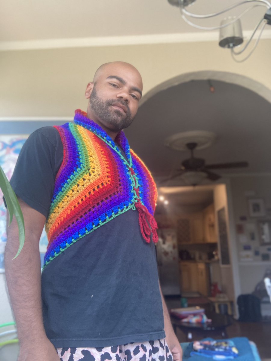 _FFFLOW_'s tweet photo. Introducing the mandala fairy vest :). Dm to claim.

I lost my old page with all of my followers so RTs are appreciated. https://t.co/aQzmD5ZwcN